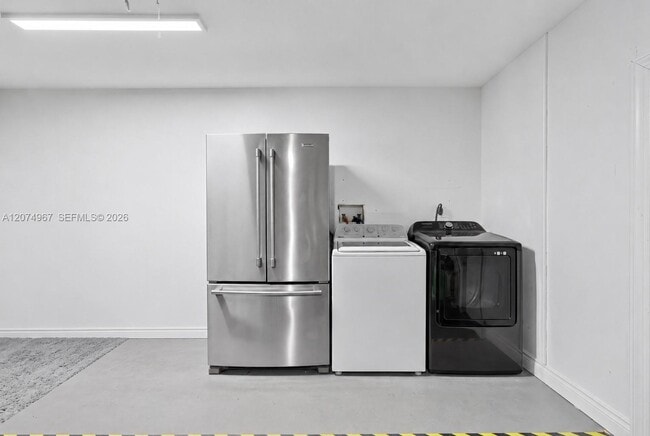 Building Photo - 5804 SW 116th Ave