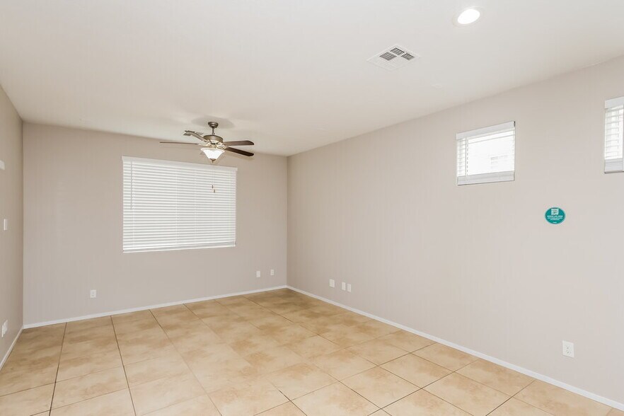 Building Photo - 7585 Perla Del Mar Ave
