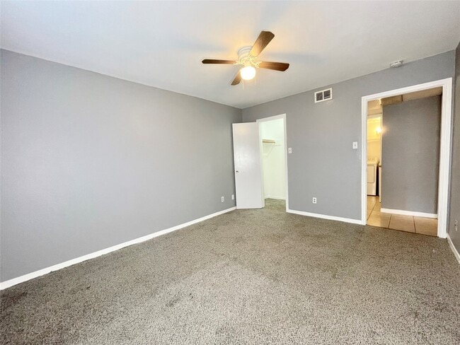 Building Photo - 3500 Tangle Brush Dr