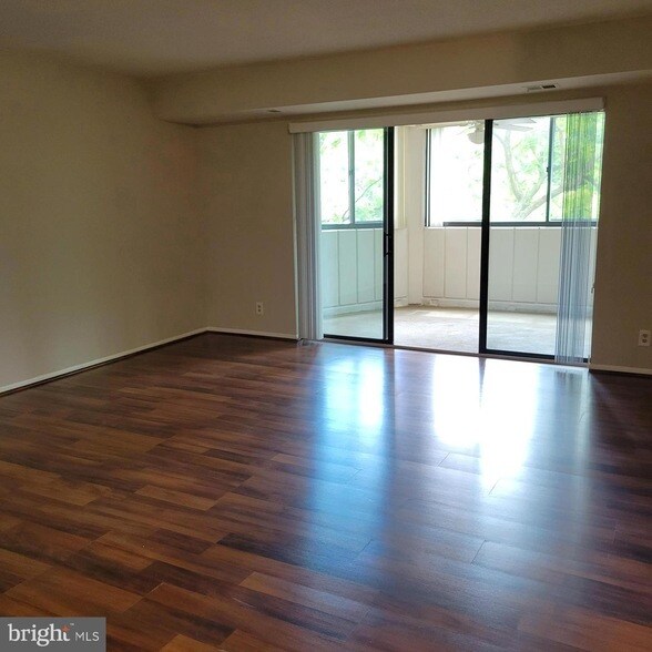Building Photo - 5901 Mt Eagle Dr