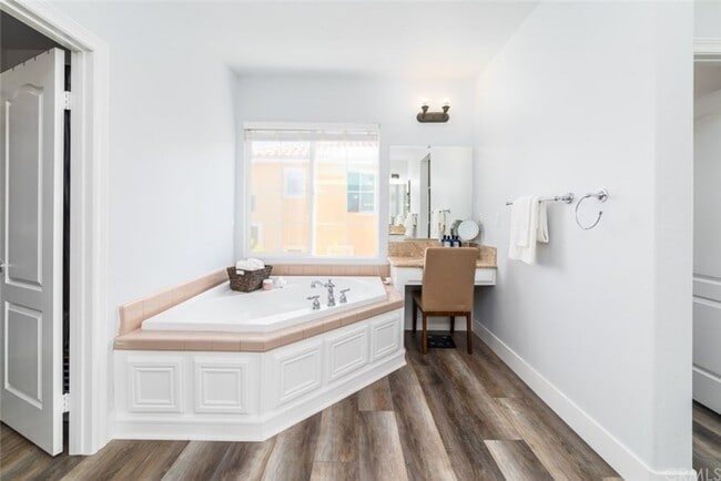 Building Photo - Beautiful Tuscany Hills 5 Bedroom Home