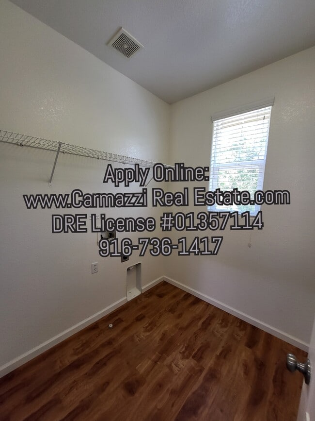 Building Photo - 260 Wapello Cir
