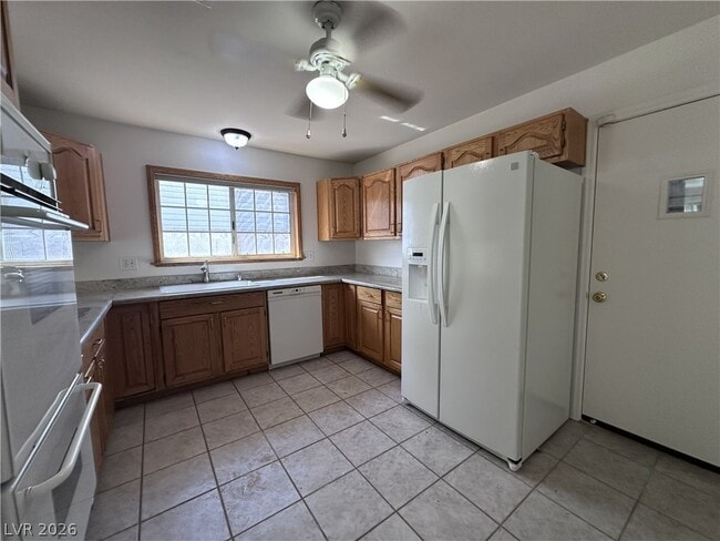 Building Photo - 7213 Roe Ct