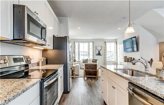Building Photo - Lovely Townhouse in Benns Grant!