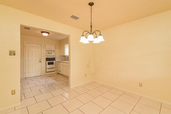 Building Photo - 3803 Lochmire Ln