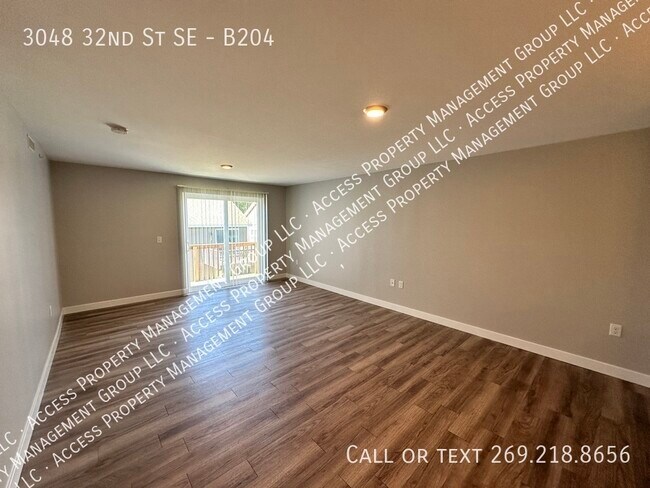 Building Photo - Great SE Side area close to 28th St and Be...
