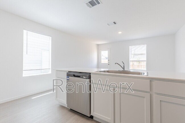 Building Photo - 6749 Marble Rdg