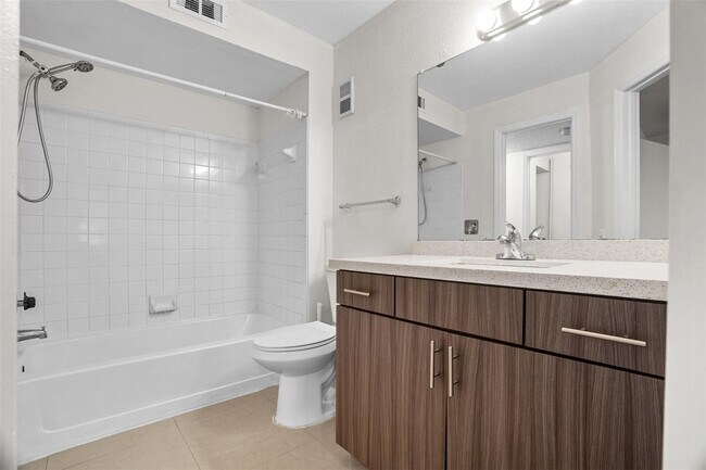 Building Photo - 12730 Vista Isles Dr