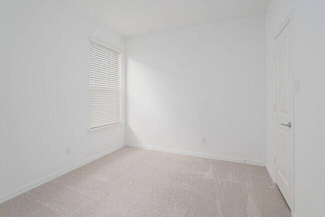 Building Photo - 3108 Cottonwood Ln