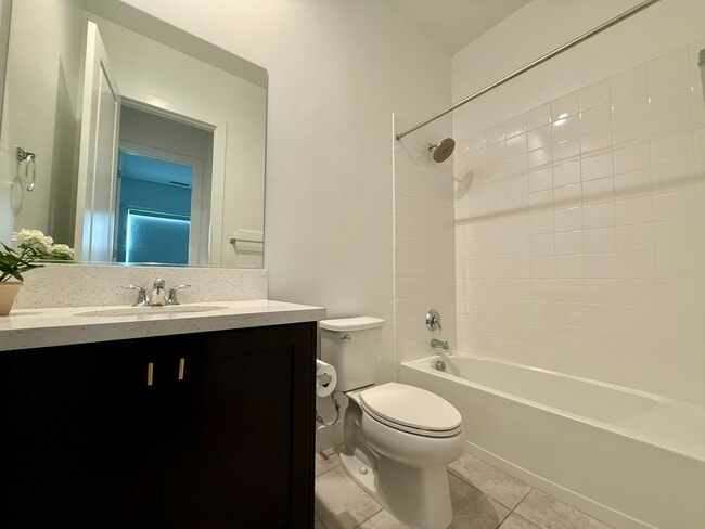 Building Photo - Beautiful 4-Bedroom Home with Solar and Private Patio in Plum Estates!