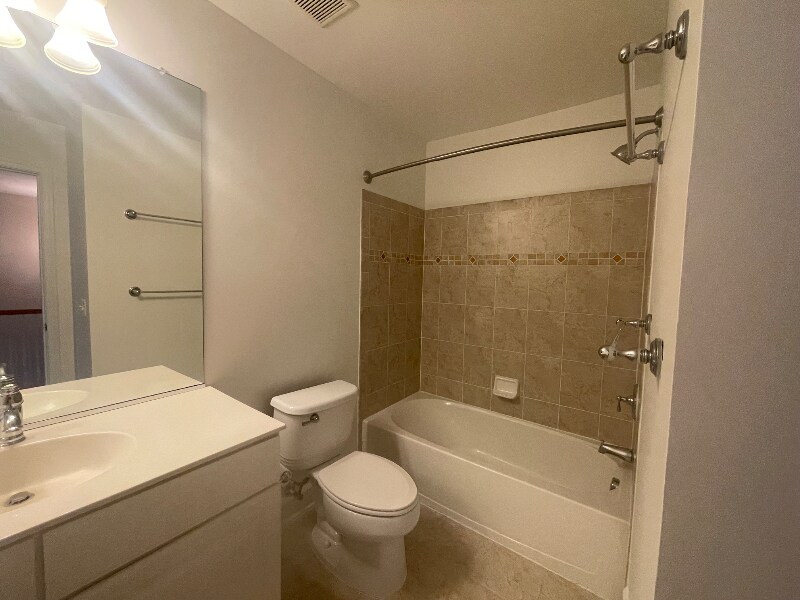 Building Photo - 2203 Greywing St