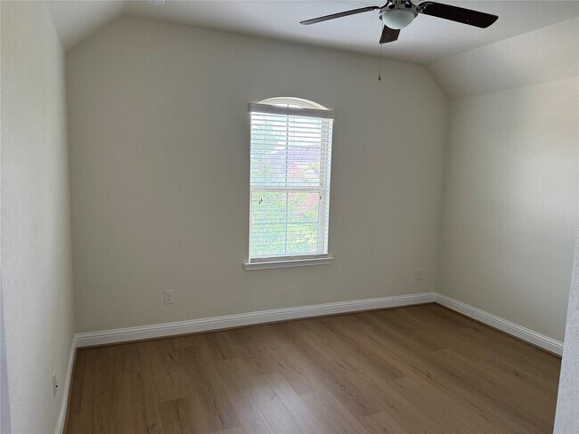 Building Photo - 6802 Tiger Trl