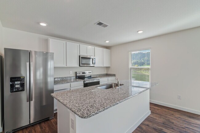 Building Photo - 7650 Belhaven Ln