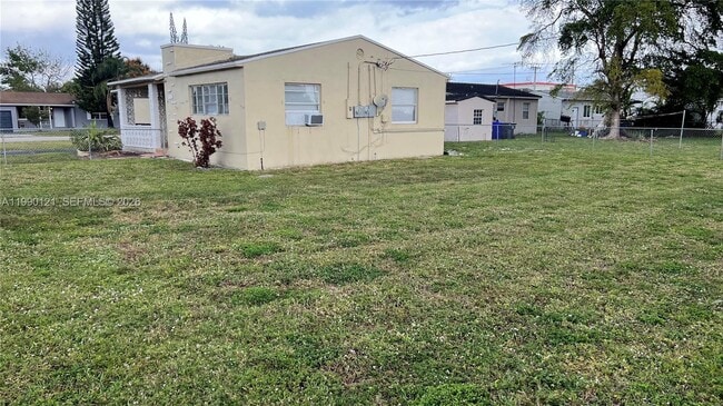 Building Photo - 1001 S 22nd Ct