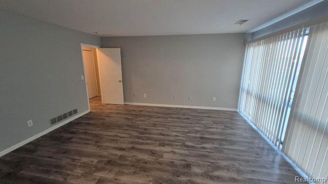 Building Photo - 16245 Roanoke St