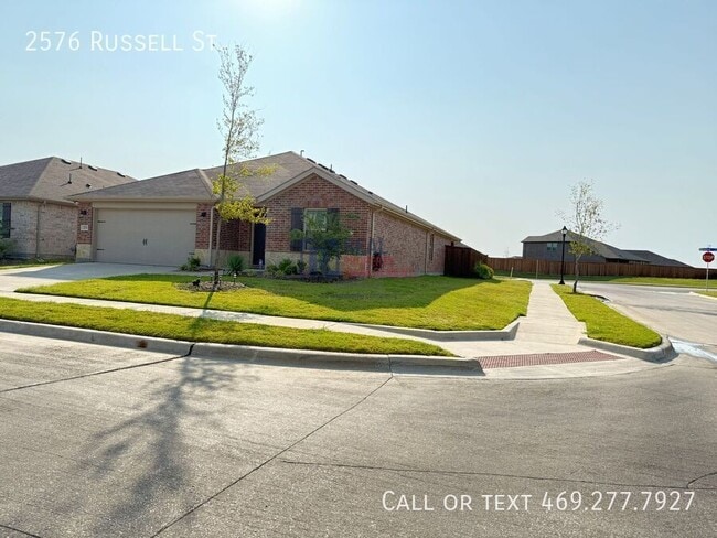 Building Photo - 2576 Russell St