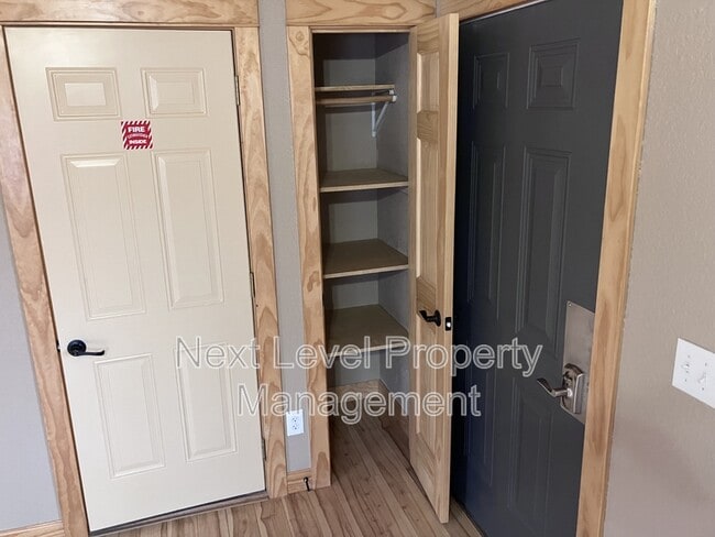 Building Photo - 44 Davis Ct