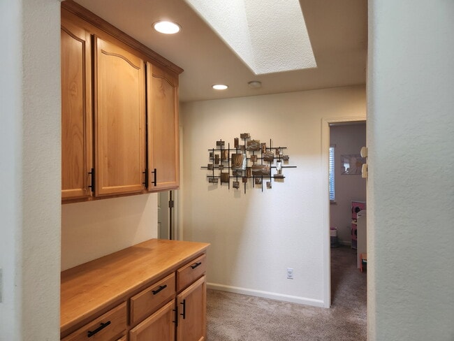 Building Photo - 2581 Greenwood Ln