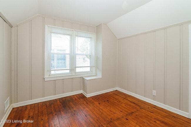 Building Photo - 2112 McCloskey Ave