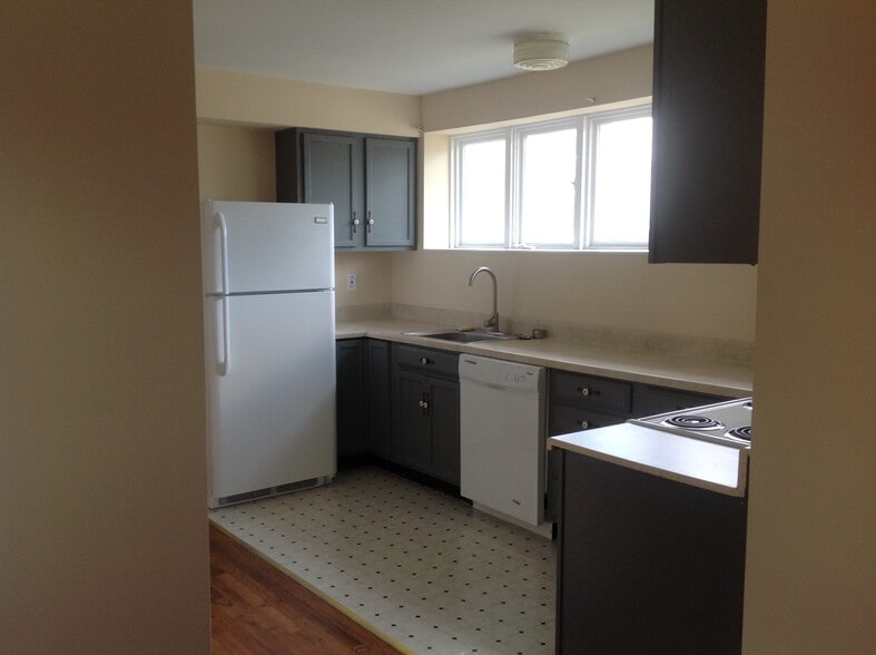 Building Photo - 758 Ashland Ave