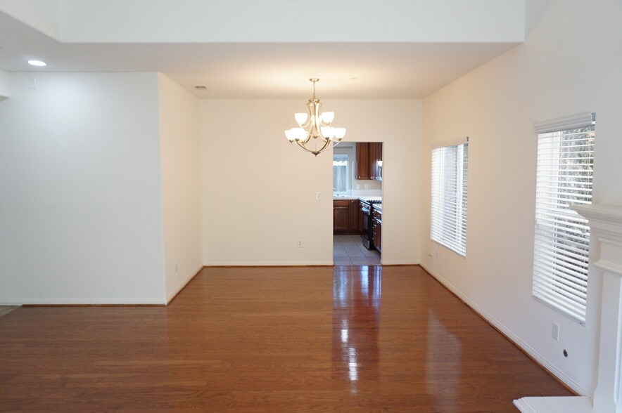 Building Photo - 11855 Birch Grove Ln