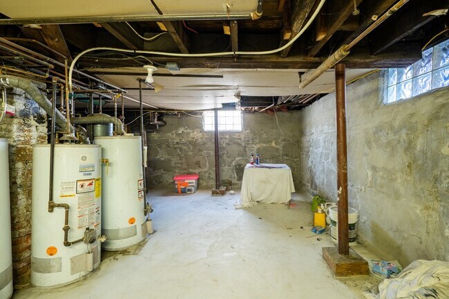 Building Photo - 330 Beacon St