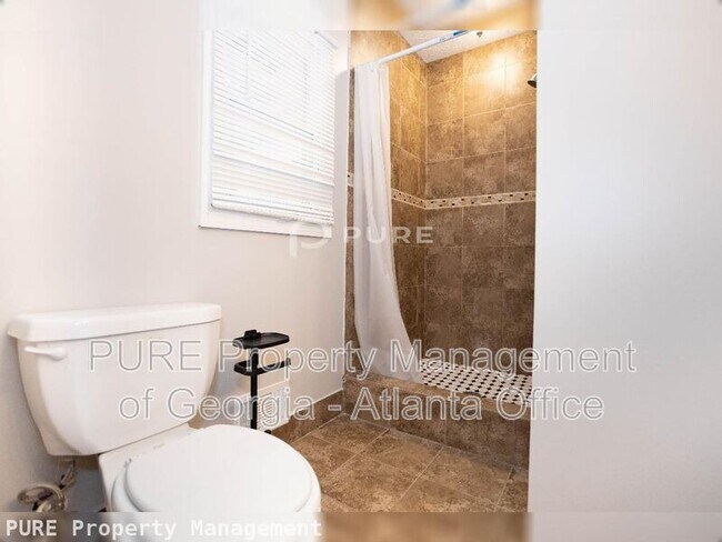 Building Photo - 2895 Lakemont Pl SW