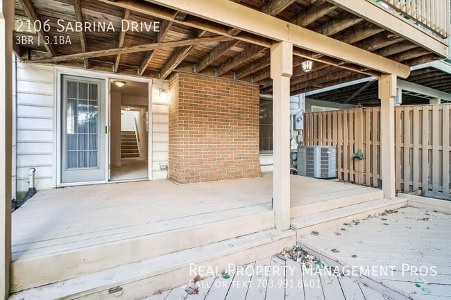Building Photo - 2106 Sabrina Dr