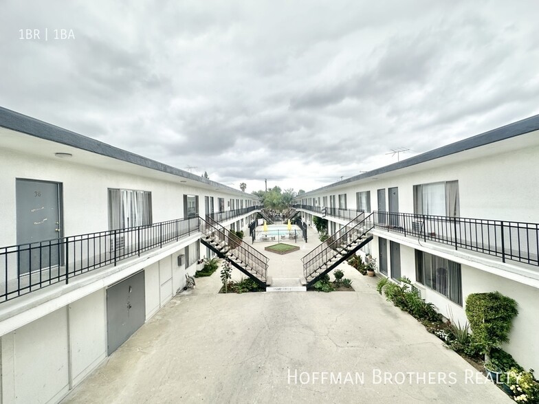 Building Photo - 20445 Saticoy St