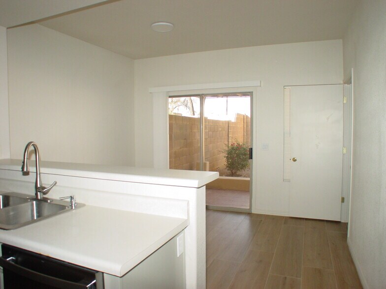 Building Photo - 8370 W Melinda Ln
