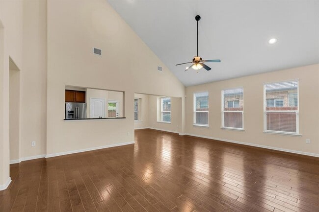 Building Photo - 16421 Pallazo Dr