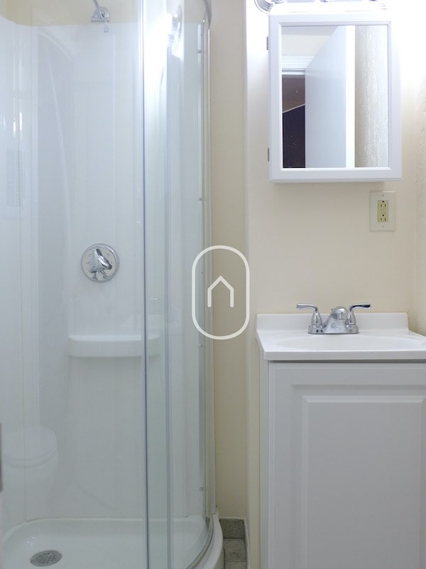 Building Photo - 44 Delle Ave