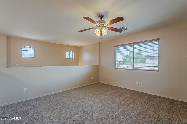 Building Photo - 519 E Rainbow Dr