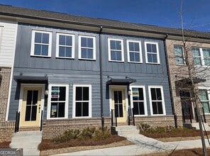 Building Photo - 341 Skylar Ct SE