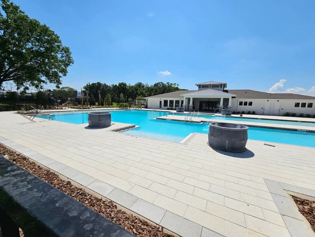 Building Photo - 7070 Ripple Pond Lp
