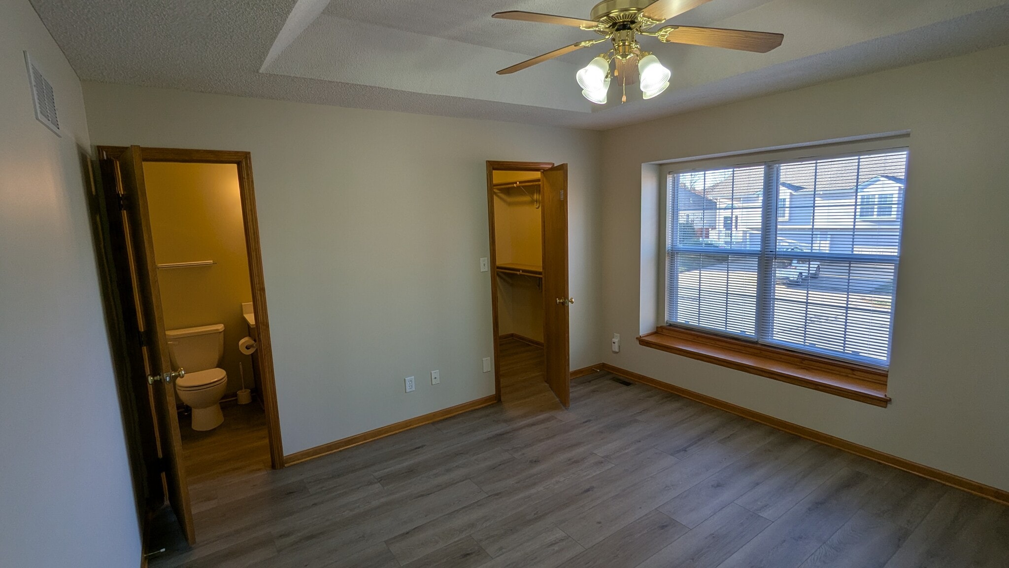 Master - 245 SW Chartwell Pl