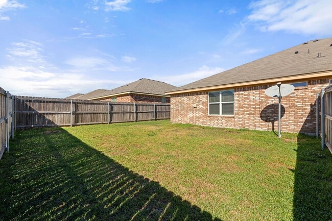 Building Photo - PM1-TEMP609 W Karey Dr