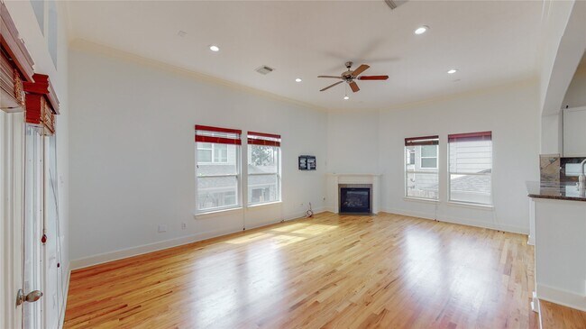 Building Photo - 5843 Petty St
