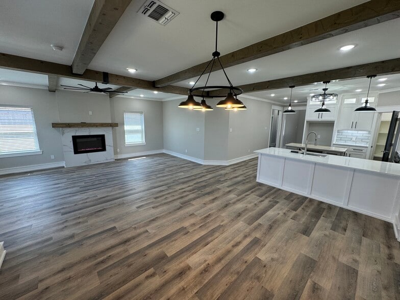 Building Photo - 904 N Fulton Ave