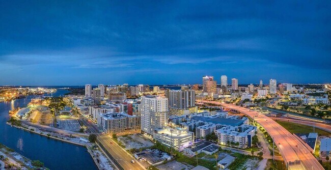 Building Photo - 601 N 12th St