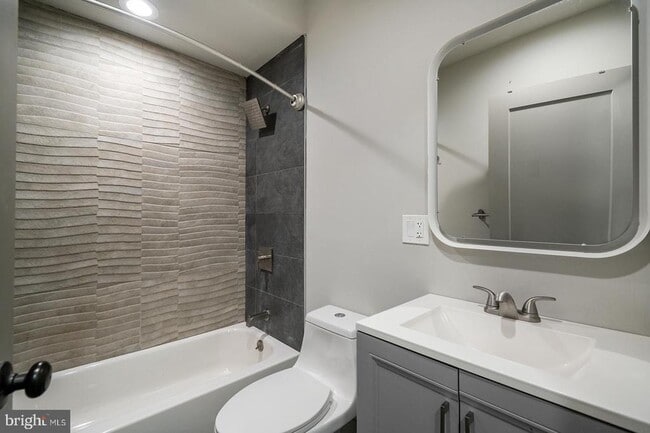 Building Photo - 3339 Ridge Ave