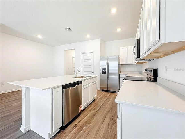 Building Photo - 2649 Olympic Ct