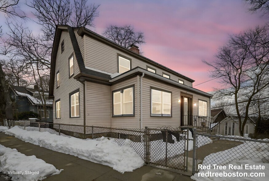 Building Photo - 27 S Crescent Circuit