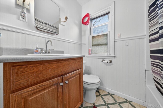 Building Photo - 36 Swezey Pl