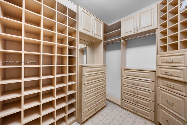 Building Photo - 19925 NE 39th Pl