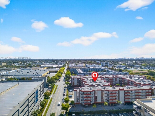 Building Photo - 1750 W 46th St