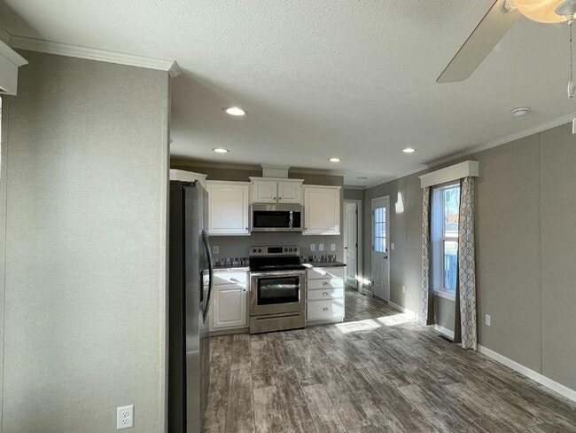 Building Photo - 8740 Breinig Run Cir