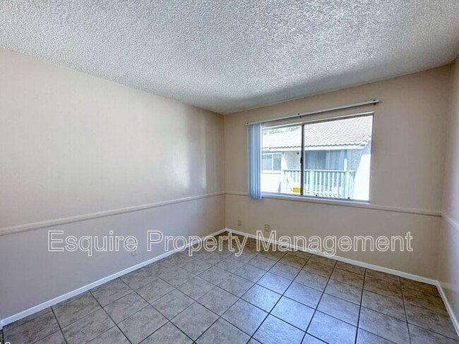 Building Photo - 122 E Ventura St