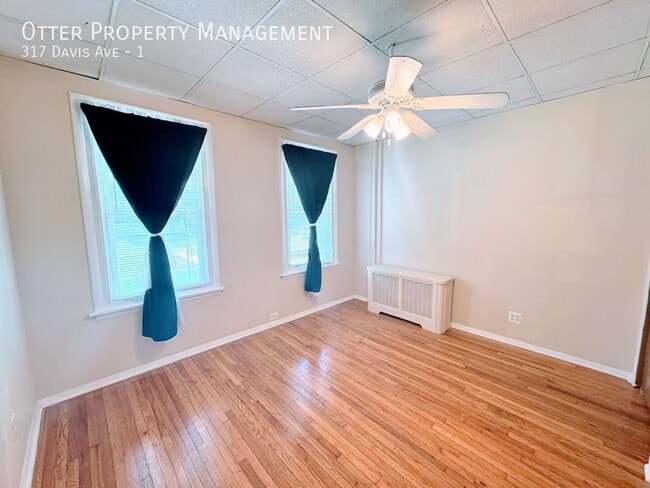 Building Photo - 317 Davis Ave
