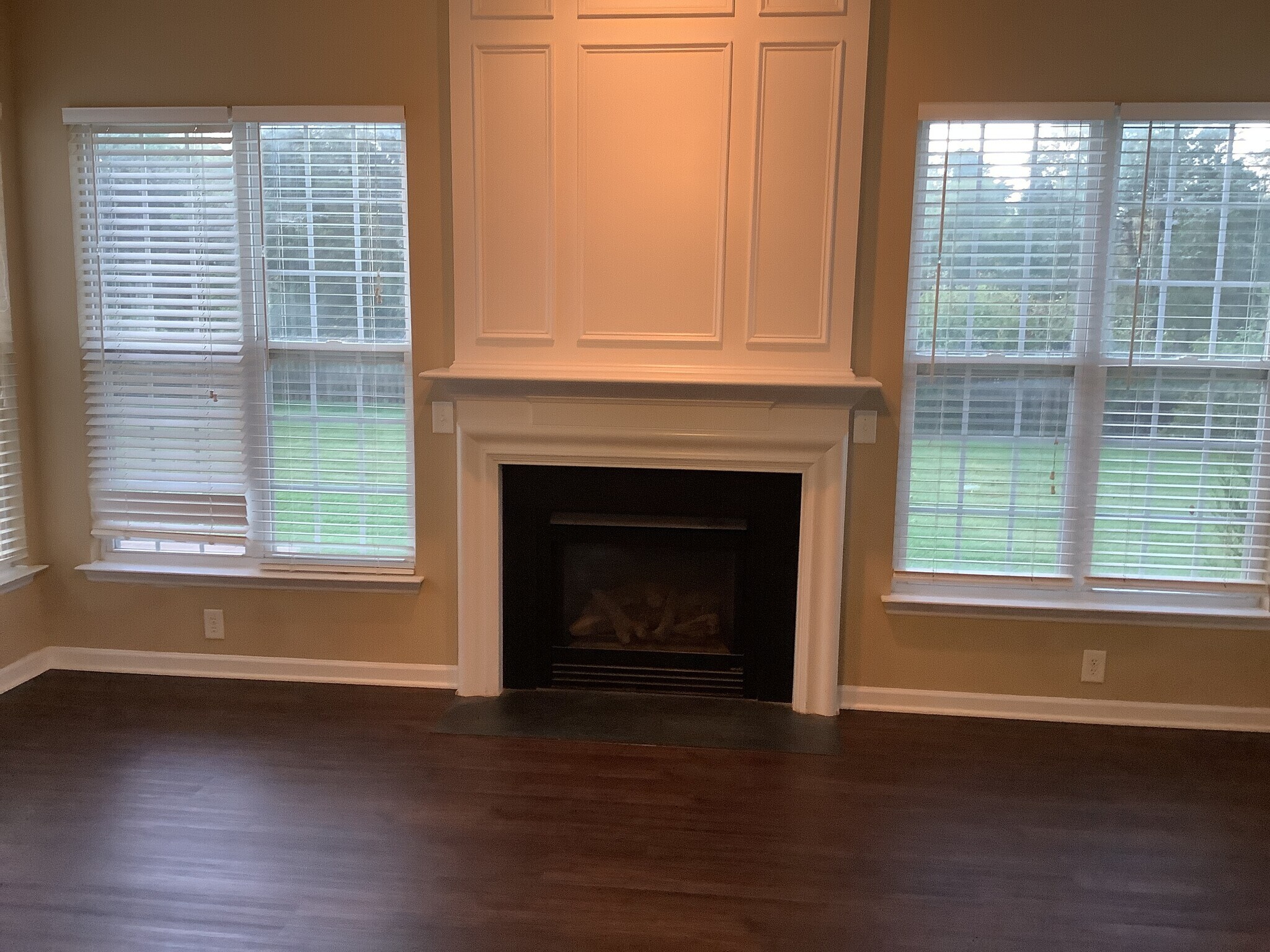 Building Photo - 1432 Cantwell Ct